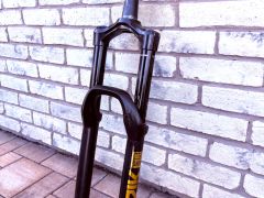 Rock Shox Lyrik Ultimate charger 2.1 rc2 29 boost gloss black 180mm