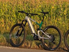 Crussis E-Full 10.10 900wh XL