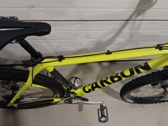 Karbónový horský bicykel, rám 21", kolesá 26"