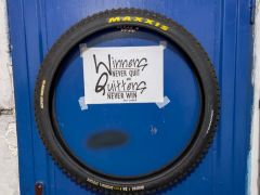 Maxxis Minion DH Super Tacky 26x2,5 + Schwalbe Grátis