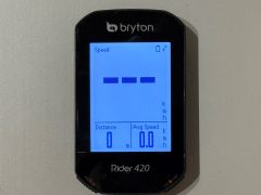 Bryton 420 + originál držiak na riadidlá