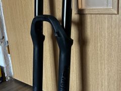 RockShox Yari RC 170mm 27,5