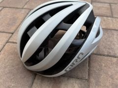 Giro Aether Mips prilba na cestný bicykel