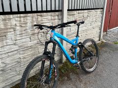 Celoodpruzenybicykél