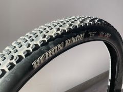 Maxxis Rekon Race  29x2,4 a Maxxis Aspen 29x2,4.