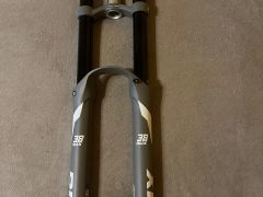 SR Suntour Rux 38