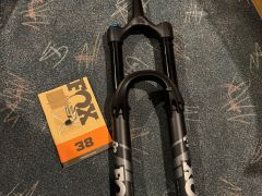 Fox 38 Performance 29" 180mm Grip 15x110mm Boost 2025