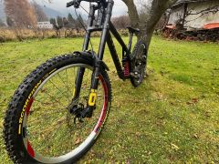 Commencal supreme v5 L