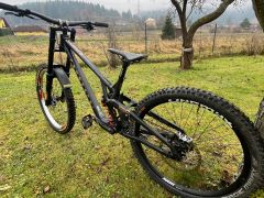 Commencal supreme v5 L