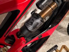 YT Capra CF PRO Race