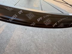 29" kola DT Swiss XM 1700 Spline - nova