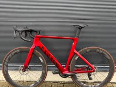 Canyon Aeroad CF SLX 8 AXS + Wattmeter