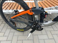 Giant trance 1