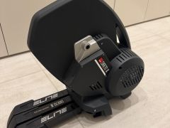 Predám veľmi málo používaný trenažér Elite Direto X