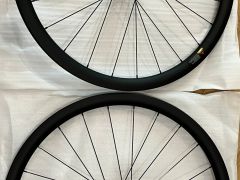 Nové karbonové kolesá CSC 700c, výška 35mm; 1427g