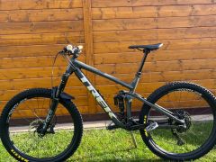 Enduro kolo Trek Remedy 8