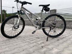 Specialized Myka Expert celoodpružený horský bicykel