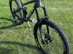 Enduro kolo Trek Remedy 8