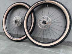 Stout sada vypletených kolies