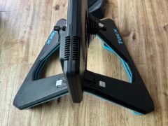 Trenažér Tacx NEO 2