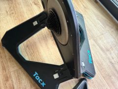 Trenažér Tacx NEO 2