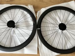 Nové karbonové kolesá CSC 700c, výška 50mm; 1371g