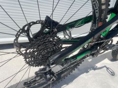 YT Capra 27,5  Po kompletnom servise odpruženia RockShox