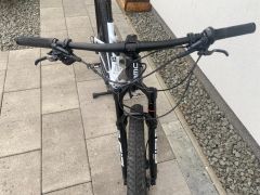 BMC Fourstroke Three 29 bicykel, carbon/white  V Zaruke