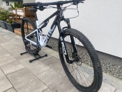 BMC Fourstroke Three 29 bicykel, carbon/white  V Zaruke