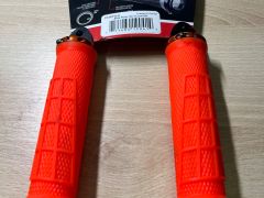 Nové ODI Elite Flow v2.1 Orange gripy