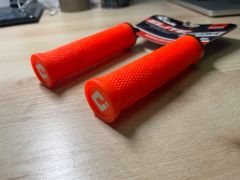 Nové ODI Elite Flow v2.1 Orange gripy