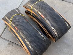 Gravel plášť Tufo Speedero 40, bezdušový - černý