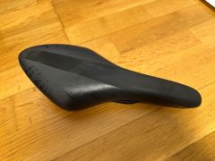 Fizik Arione R5