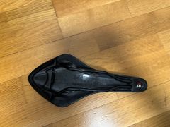 Fizik Arione R5