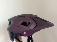 Prilba Uvex Quatro Integrale, plum/deep space mat, 56-61 cm