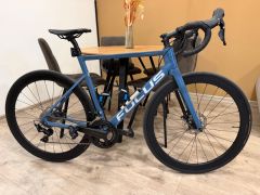Focus Izalco Max, karbónový cestný bicykel