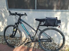 Zachovalý trekingový bicykel