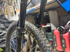 Rock shox revelation