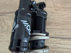 Nový pružinový tlumič Formula MOD 210x55 mm