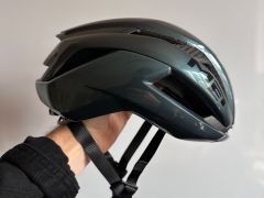 Silniční přilba MET Trenta 2026 3K Carbon Mips Hyper Teal vel. S