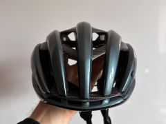 Silniční přilba MET Trenta 2026 3K Carbon Mips Hyper Teal vel. S