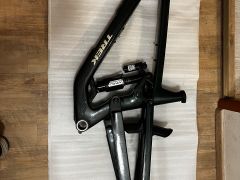 Rám Trek Slash Gen6 L