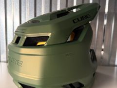 Integrální přilba Cube Descender Mips