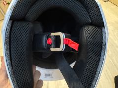 Predám motokrosovú prilbu Shift (bielo-sivá kamufláž)