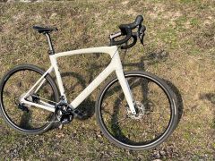 Specialized Roubaix SL8 Sport 105