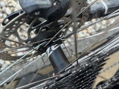Celoodpruzeny bicykel