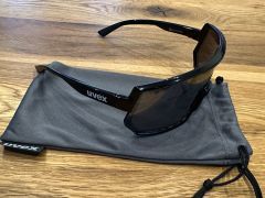 Uvex Sportstyle 235 okuliare, black/mirror silver