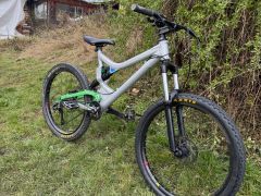 Downhill / freeride kolo commencal supreme DH