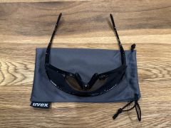 Uvex Sportstyle 235 okuliare, black/mirror silver