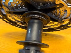 Zadný náboj Bontrager 12x148 28d